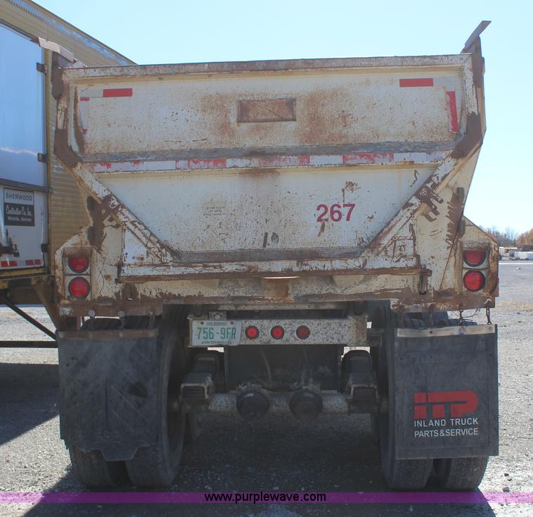 image for item J7737 1998 Travis HRSFL end dump trailer