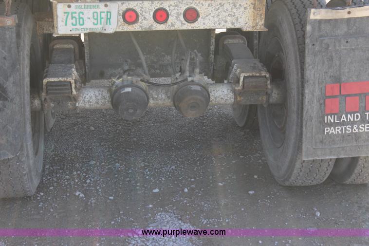 image for item J7737 1998 Travis HRSFL end dump trailer
