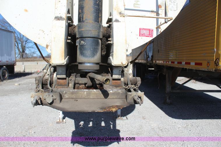 image for item J7737 1998 Travis HRSFL end dump trailer