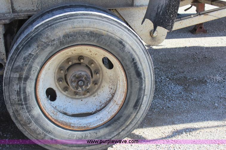 image for item J7737 1998 Travis HRSFL end dump trailer