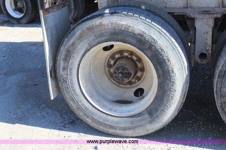 image for item J7737 1998 Travis HRSFL end dump trailer