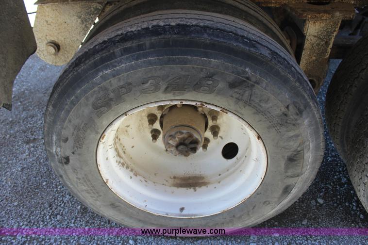 image for item J7737 1998 Travis HRSFL end dump trailer