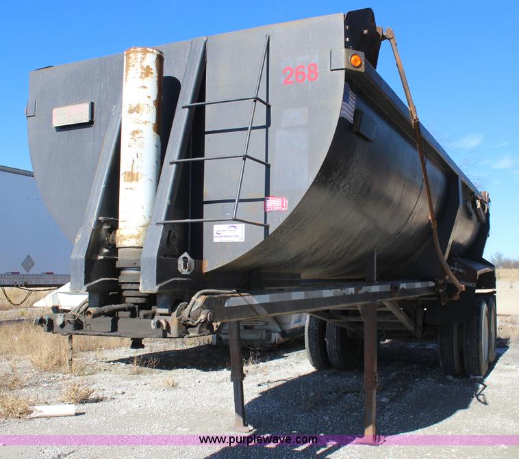 image for item J7738 1998 Travis HRS end dump trailer