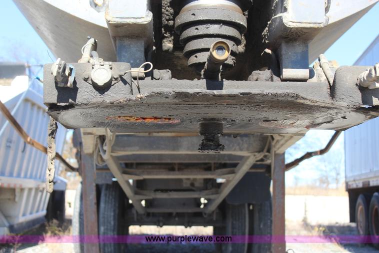 image for item J7738 1998 Travis HRS end dump trailer