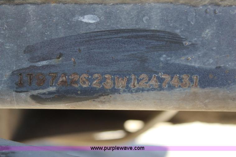 image for item J7738 1998 Travis HRS end dump trailer