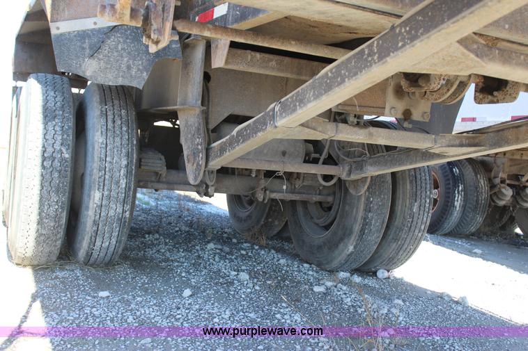 image for item J7738 1998 Travis HRS end dump trailer