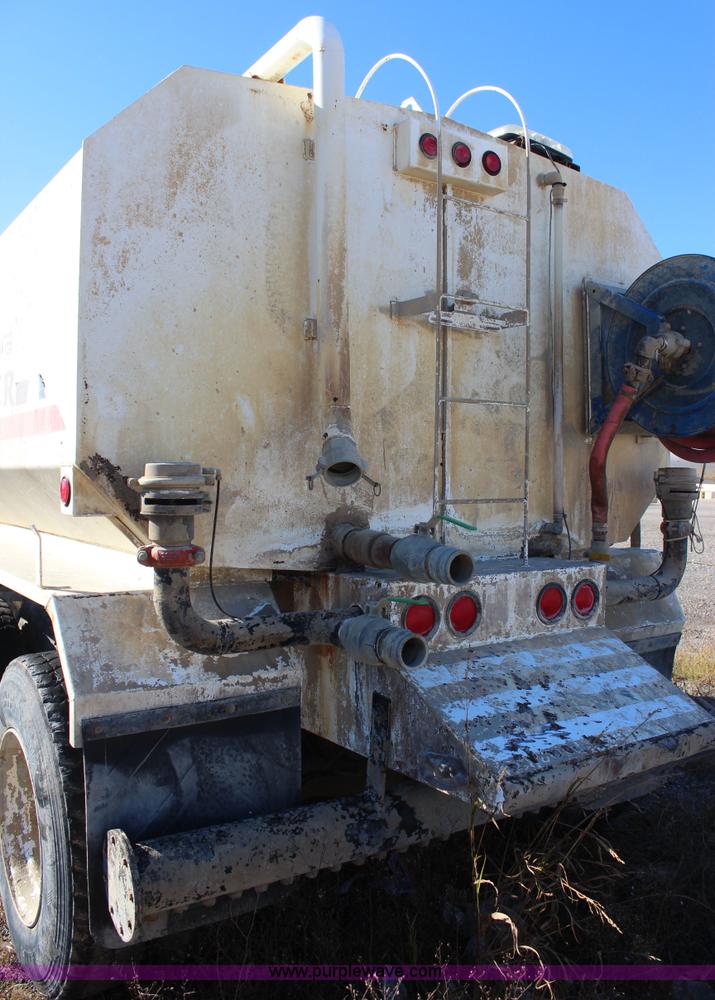 image for item J7743 1993 Mack DM688S tank truck