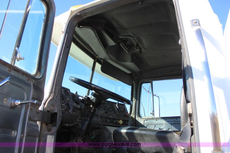 image for item J7743 1993 Mack DM688S tank truck