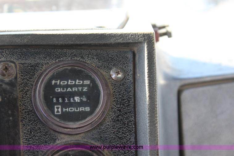 image for item J7743 1993 Mack DM688S tank truck