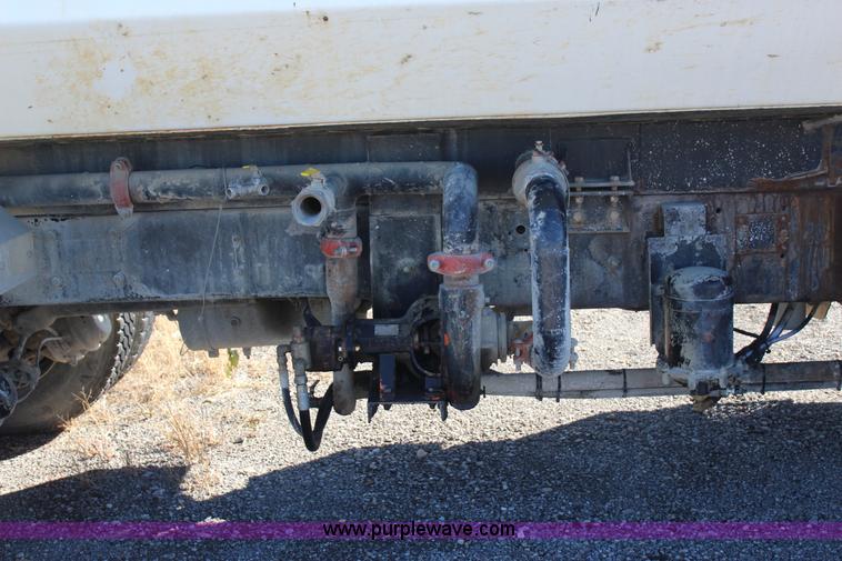 image for item J7743 1993 Mack DM688S tank truck