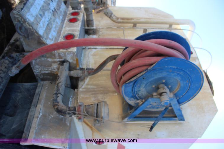 image for item J7743 1993 Mack DM688S tank truck