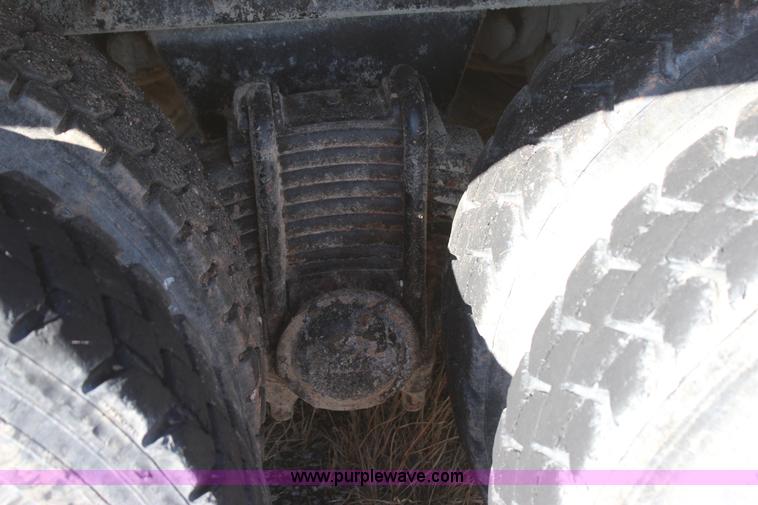 image for item J7743 1993 Mack DM688S tank truck