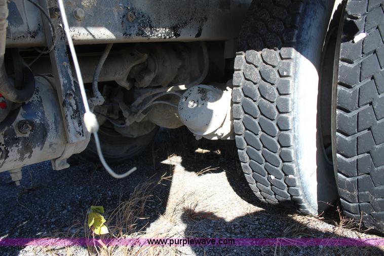 image for item J7743 1993 Mack DM688S tank truck