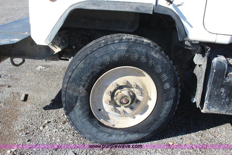 image for item J7743 1993 Mack DM688S tank truck