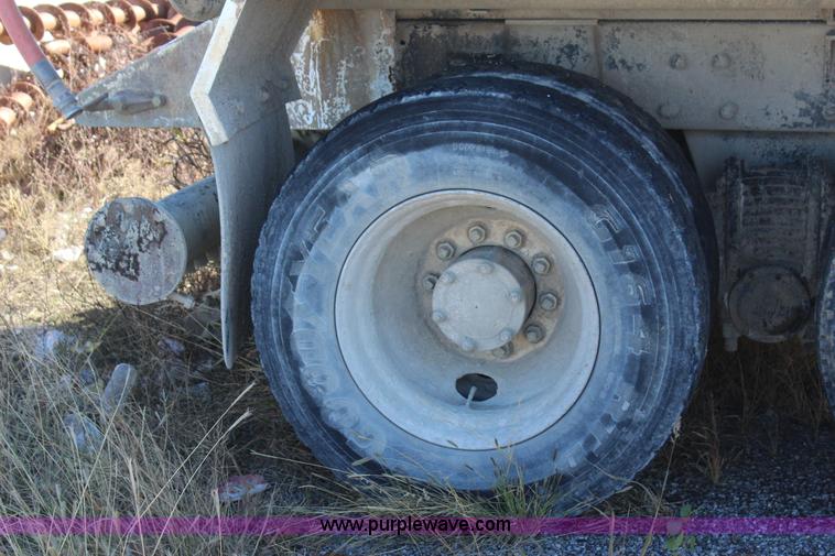 image for item J7743 1993 Mack DM688S tank truck