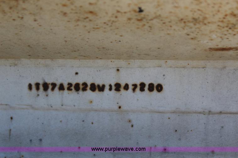 image for item J7745 1998 Travis HRSFL end dump trailer