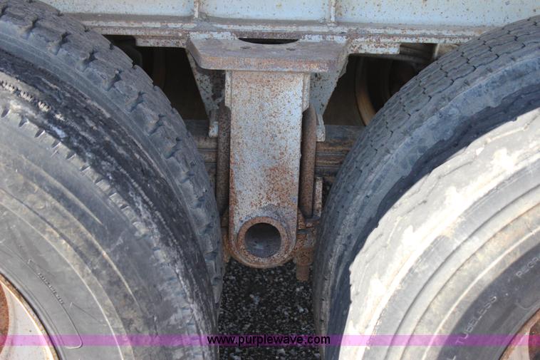 image for item J7745 1998 Travis HRSFL end dump trailer