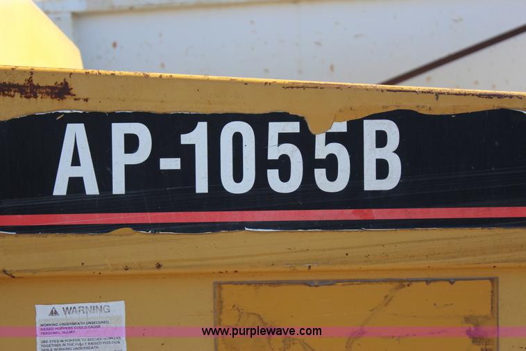image for item J7746 Caterpillar AP-1055B paver