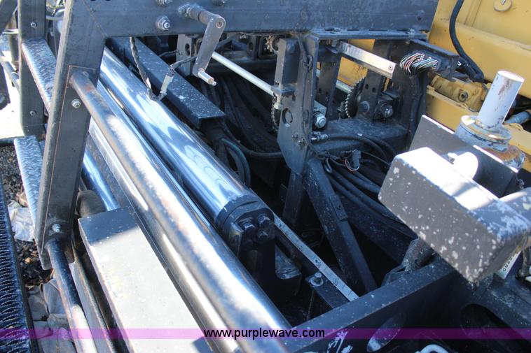 image for item J7746 Caterpillar AP-1055B paver