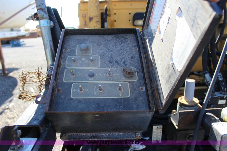 image for item J7746 Caterpillar AP-1055B paver