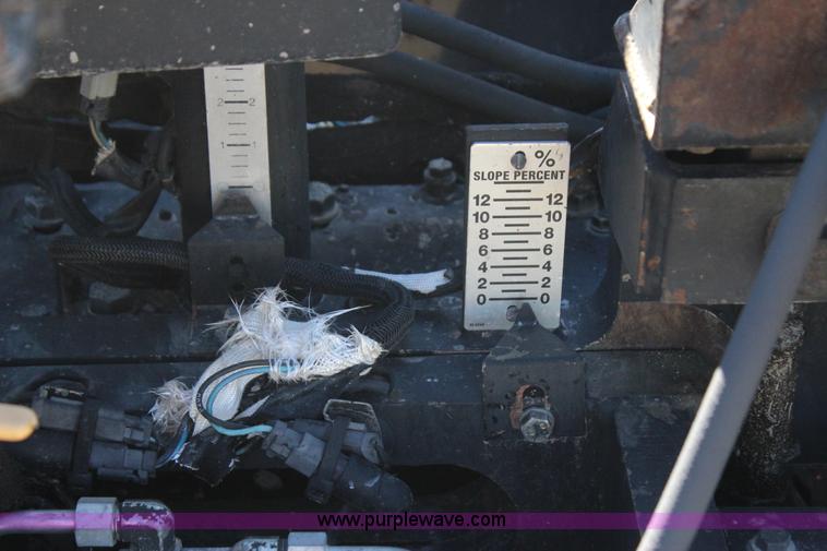 image for item J7746 Caterpillar AP-1055B paver