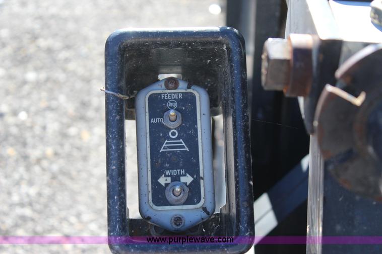 image for item J7746 Caterpillar AP-1055B paver