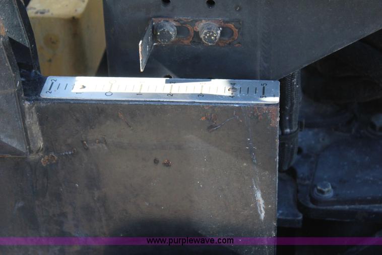 image for item J7746 Caterpillar AP-1055B paver