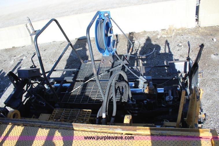 image for item J7746 Caterpillar AP-1055B paver