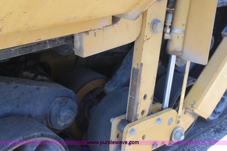 image for item J7746 Caterpillar AP-1055B paver