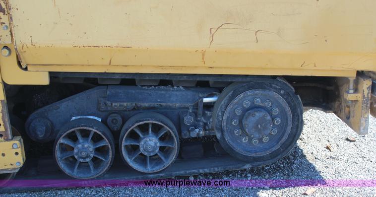 image for item J7746 Caterpillar AP-1055B paver