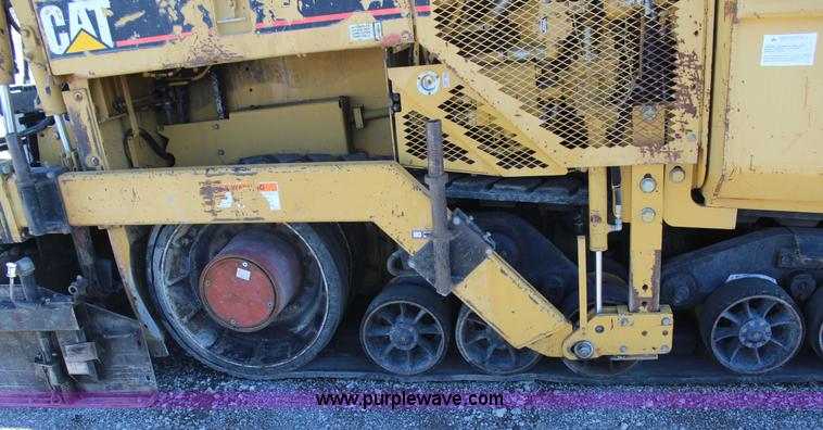 image for item J7746 Caterpillar AP-1055B paver