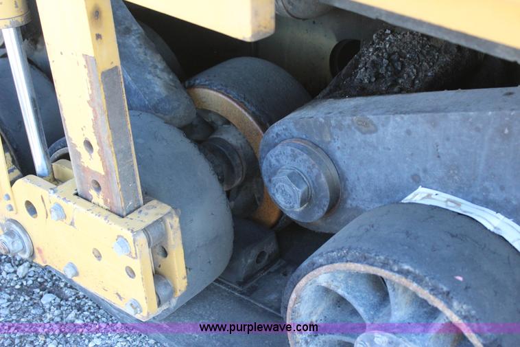 image for item J7746 Caterpillar AP-1055B paver