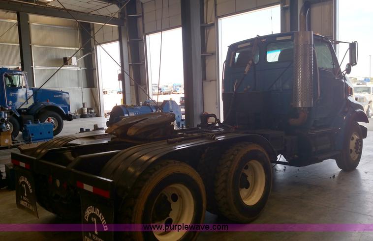image for item K1215 2002 Sterling L9500 semi truck