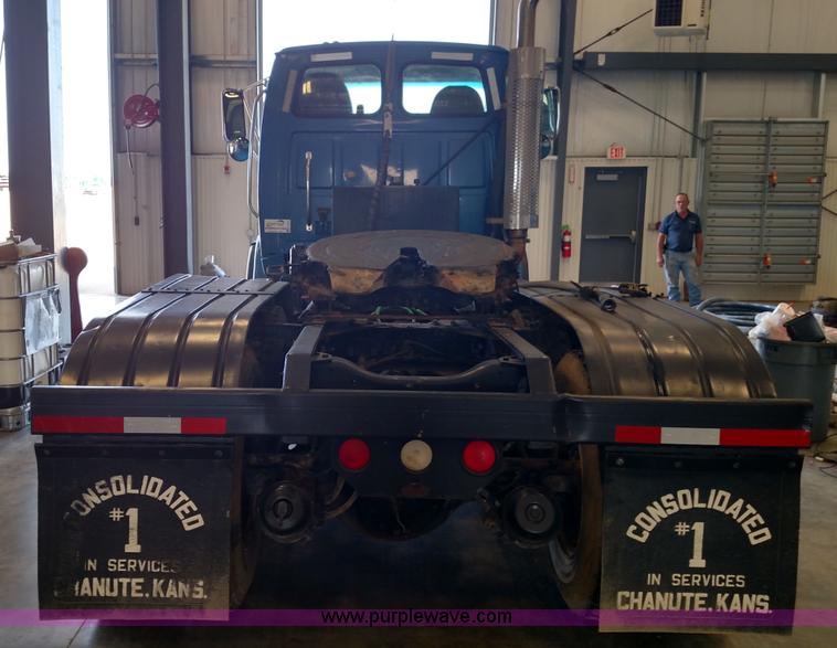 image for item K1215 2002 Sterling L9500 semi truck