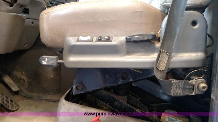 image for item K1215 2002 Sterling L9500 semi truck