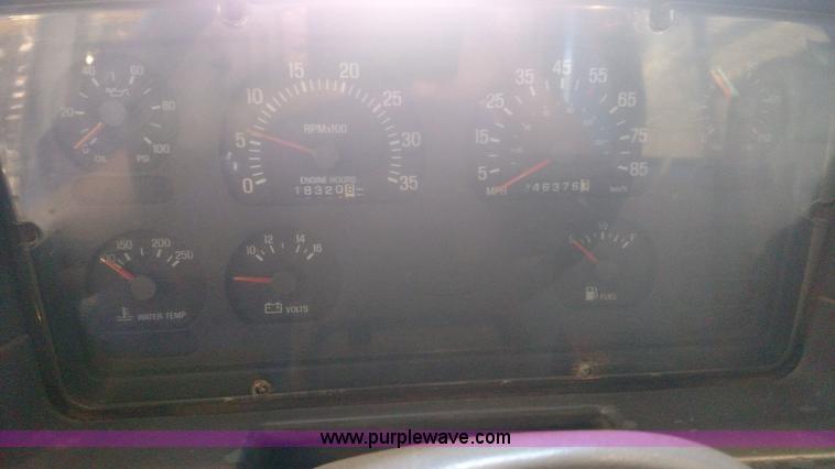 image for item K1215 2002 Sterling L9500 semi truck