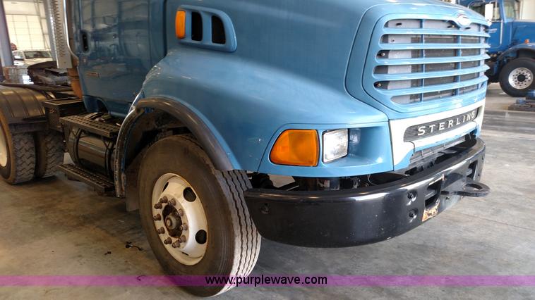 image for item K1215 2002 Sterling L9500 semi truck