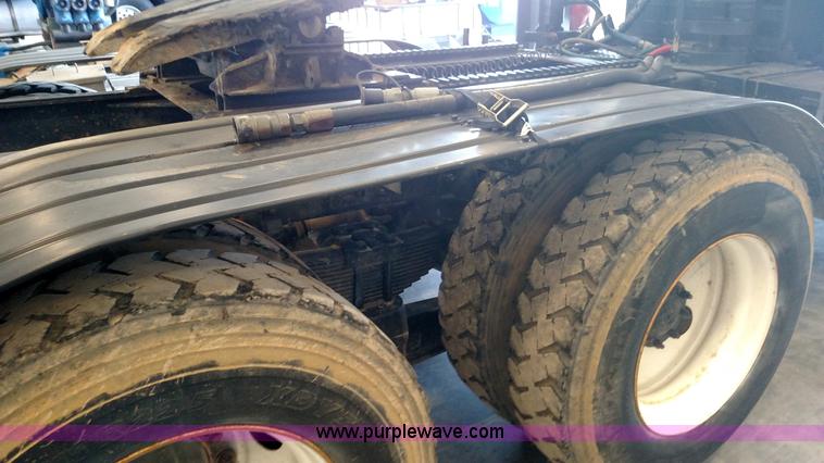 image for item K1215 2002 Sterling L9500 semi truck