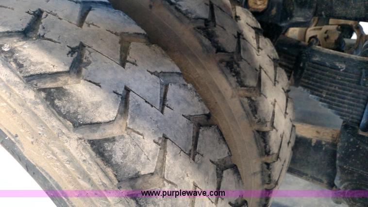 image for item K1215 2002 Sterling L9500 semi truck