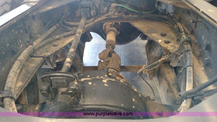 image for item K1215 2002 Sterling L9500 semi truck