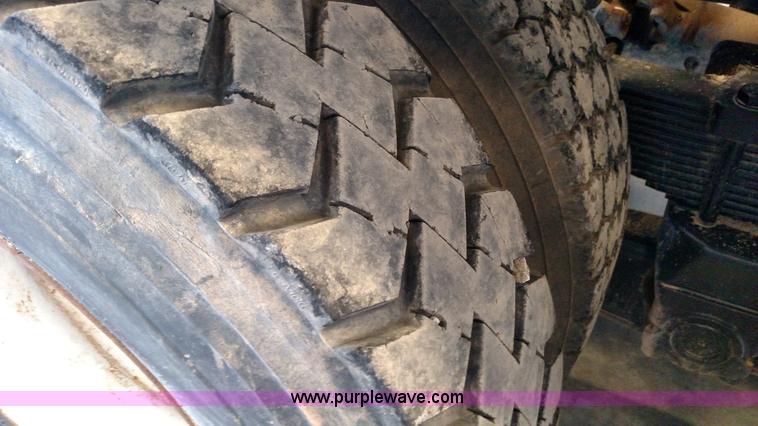 image for item K1215 2002 Sterling L9500 semi truck