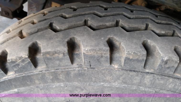 image for item K1215 2002 Sterling L9500 semi truck