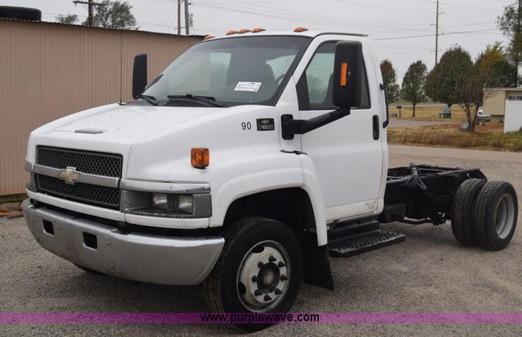 image for item K4901 2007 Chevrolet C4500 truck cab and chassis