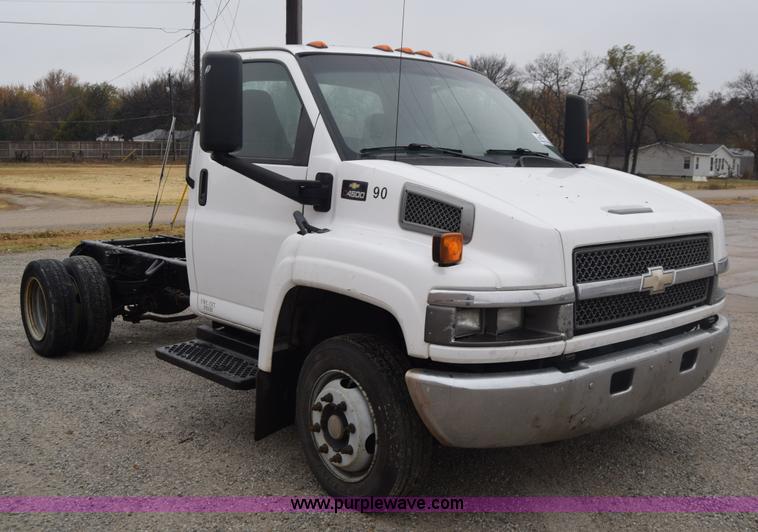 image for item K4901 2007 Chevrolet C4500 truck cab and chassis