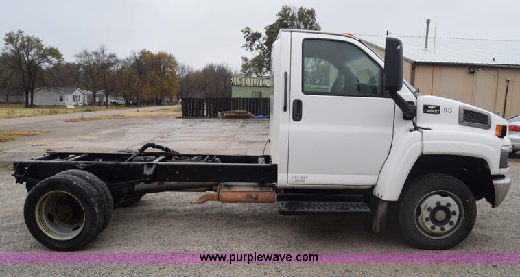 image for item K4901 2007 Chevrolet C4500 truck cab and chassis