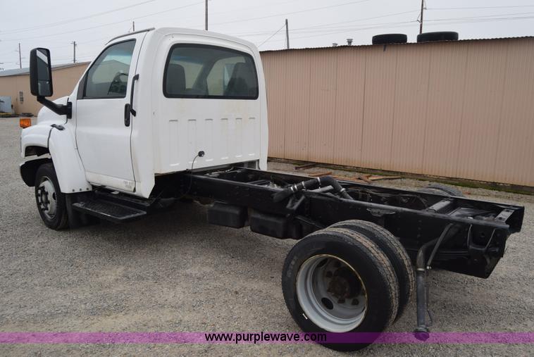 image for item K4901 2007 Chevrolet C4500 truck cab and chassis
