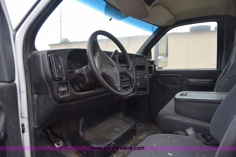 image for item K4901 2007 Chevrolet C4500 truck cab and chassis