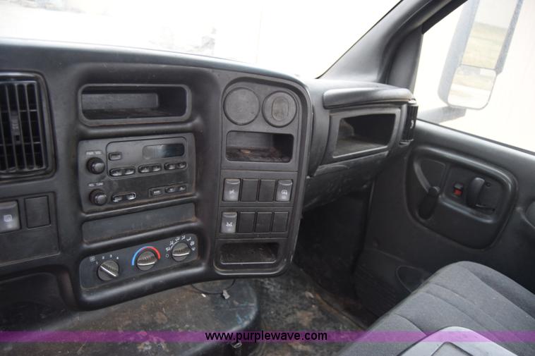 image for item K4901 2007 Chevrolet C4500 truck cab and chassis
