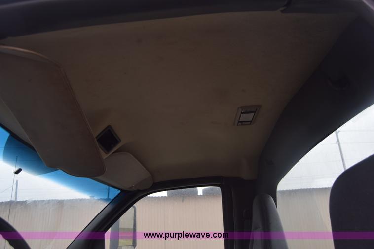 image for item K4901 2007 Chevrolet C4500 truck cab and chassis