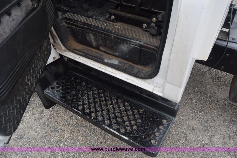 image for item K4901 2007 Chevrolet C4500 truck cab and chassis